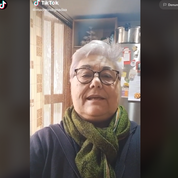 Lola, la madre valenciana que triunfa en TikTok indignándose con las paellas