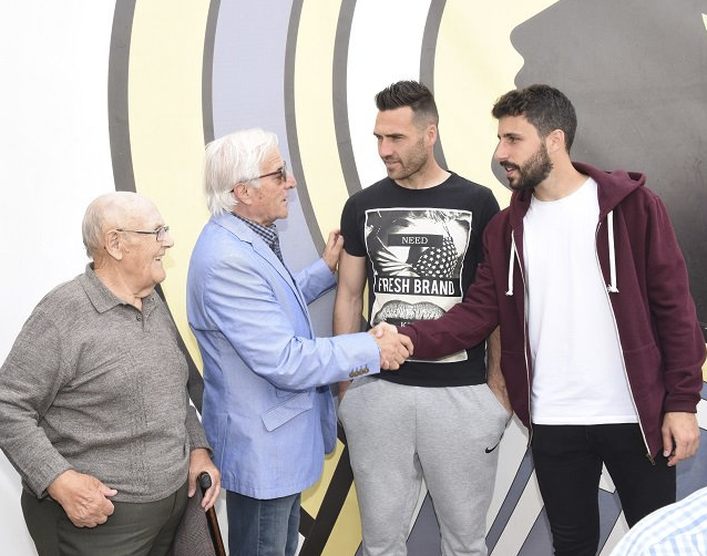 Los mayores de DomusVi en Alicante recuerdan sus tiempos futboleros en su visita al estadio José Rico Pérez Los mayores de DomusVi en Alicante recuerdan sus tiempos futboleros en su visita al estadio José Rico Pérez