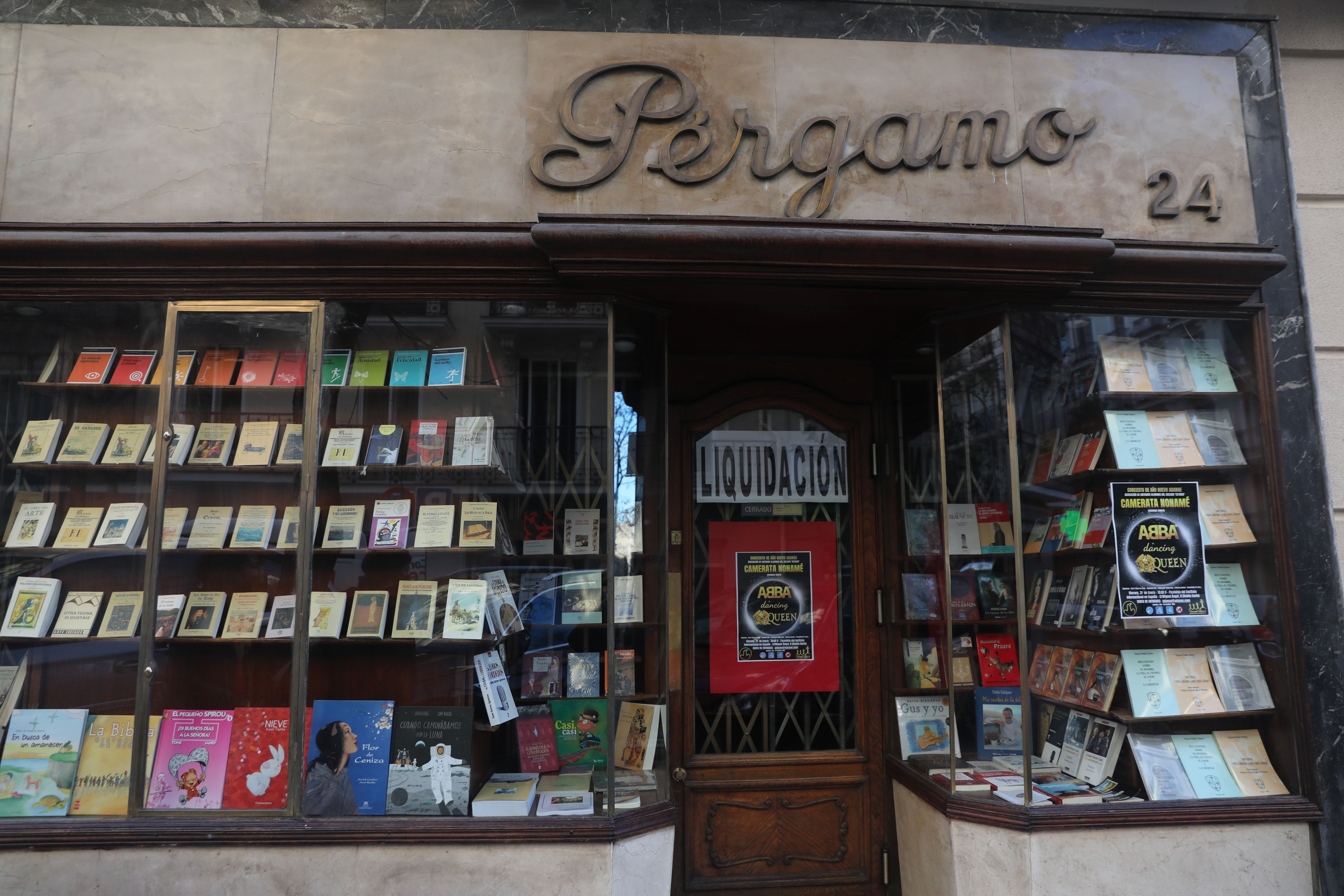 Cierra la librería Pérgamo, la más antigua de Madrid, tras 50 años de trayectoria