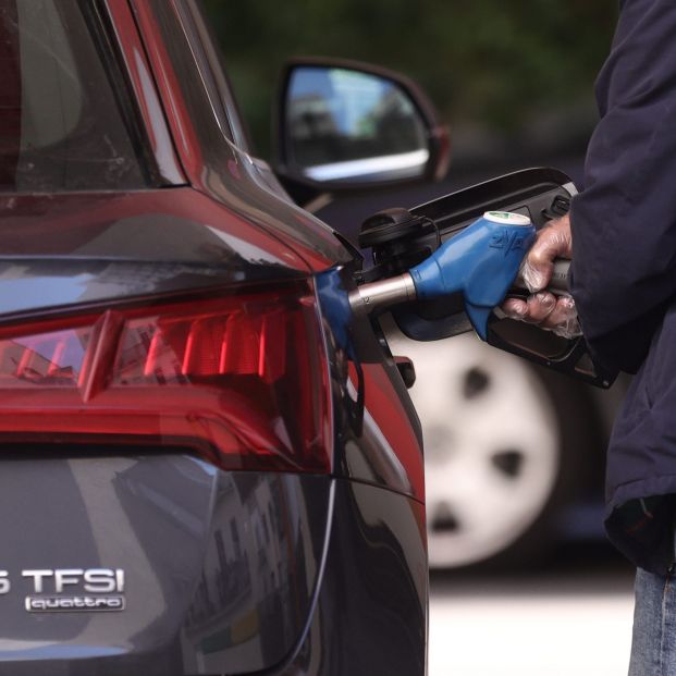 El precio de los carburantes comienza el año alza: llenar el depósito cuesta 15 euros más. Foto: EuropaPress