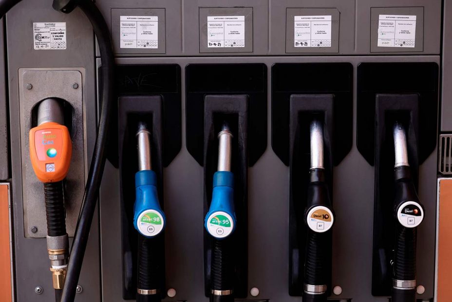 El precio de los carburantes comienza el año alza: llenar el depósito cuesta 15 euros más