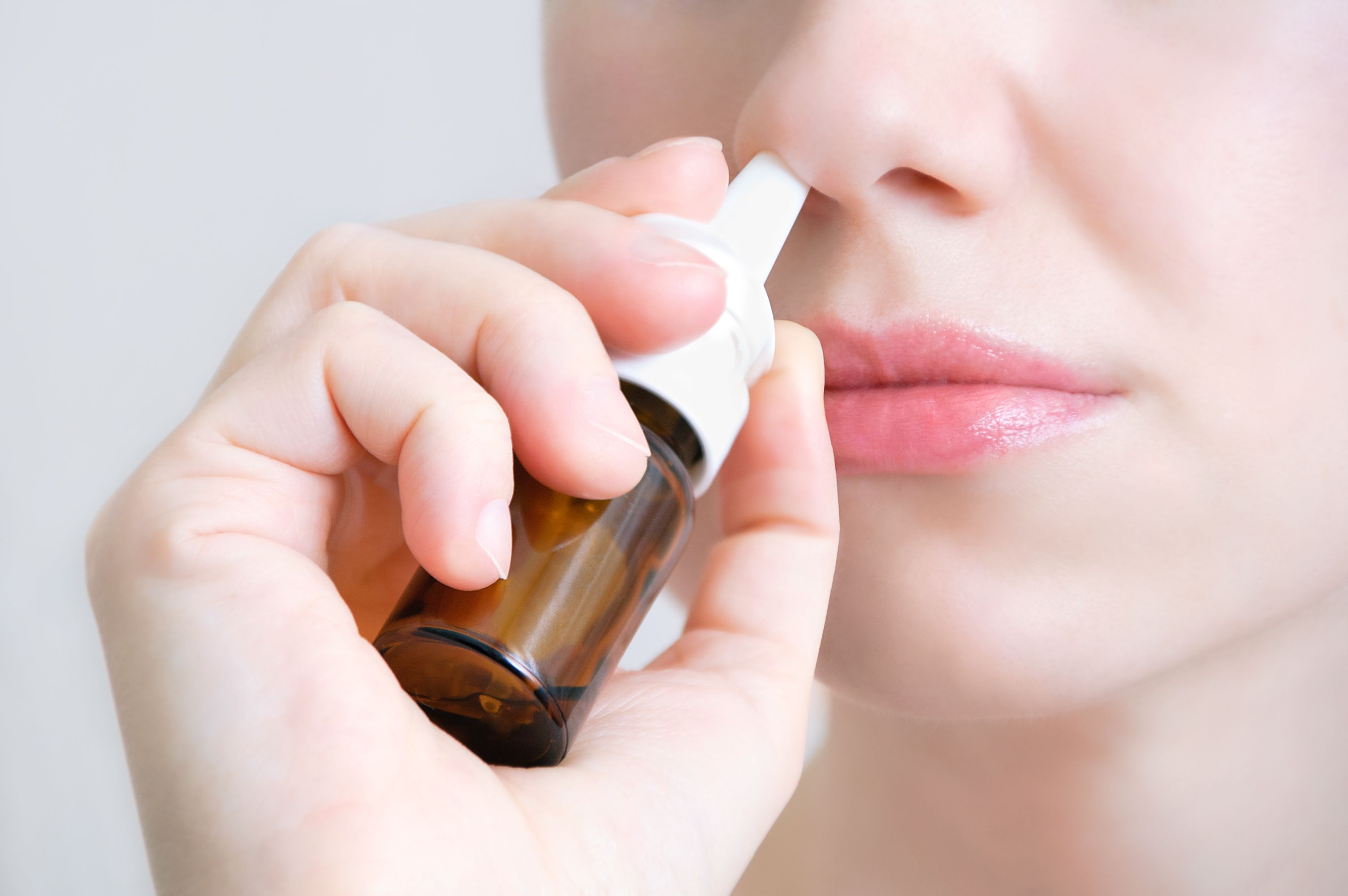 Un spray nasal podría ayudar a prevenir el contagio de COVID 19