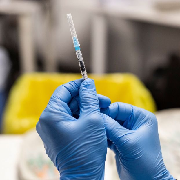Las vacunas de Pfizer disminuyen su efectividad hasta 32 veces frente a la variante Ómicron. Foto: Europa Press