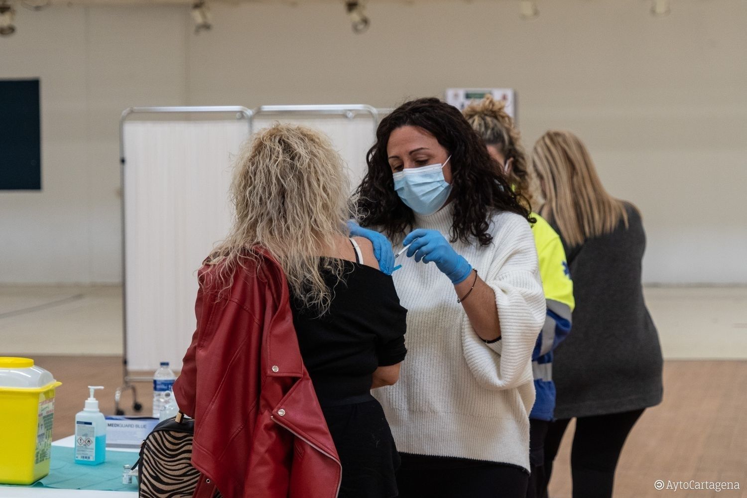 La EMA expresa sus dudas sobre la necesidad de dar dosis de refuerzo "continuamente" La EMA expresa sus dudas sobre la necesidad de dar dosis de refuerzo "continuamente"