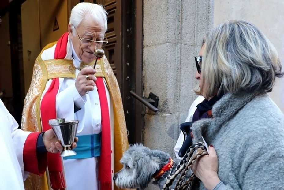 El Padre Ángel bendecirá animales este domingo por la festividad de San Antón
