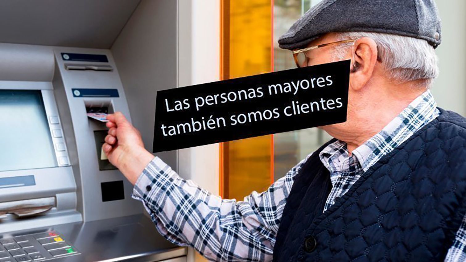 Un hombre de 78 años recoge 100.000 firmas para que le atiendan presencialmente en el banco