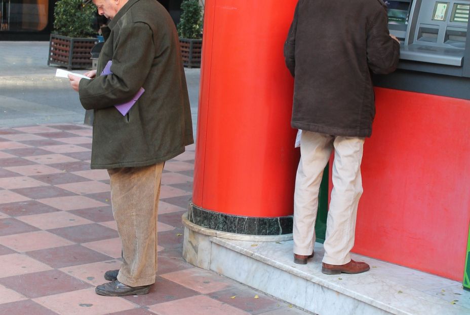 Casos en los que el banco puede cancelar tus cuentas o tarjetas sin previo aviso2