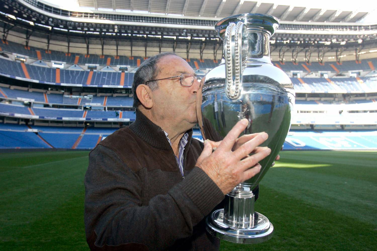 Muere Paco Gento, leyenda del Real Madrid, a los 88 años