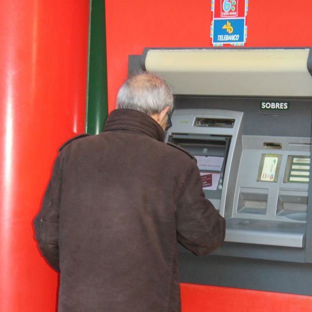 Asufin exige a la banca que su digitalización no excluya a los mayores: "No dejemos a nadie atrás"