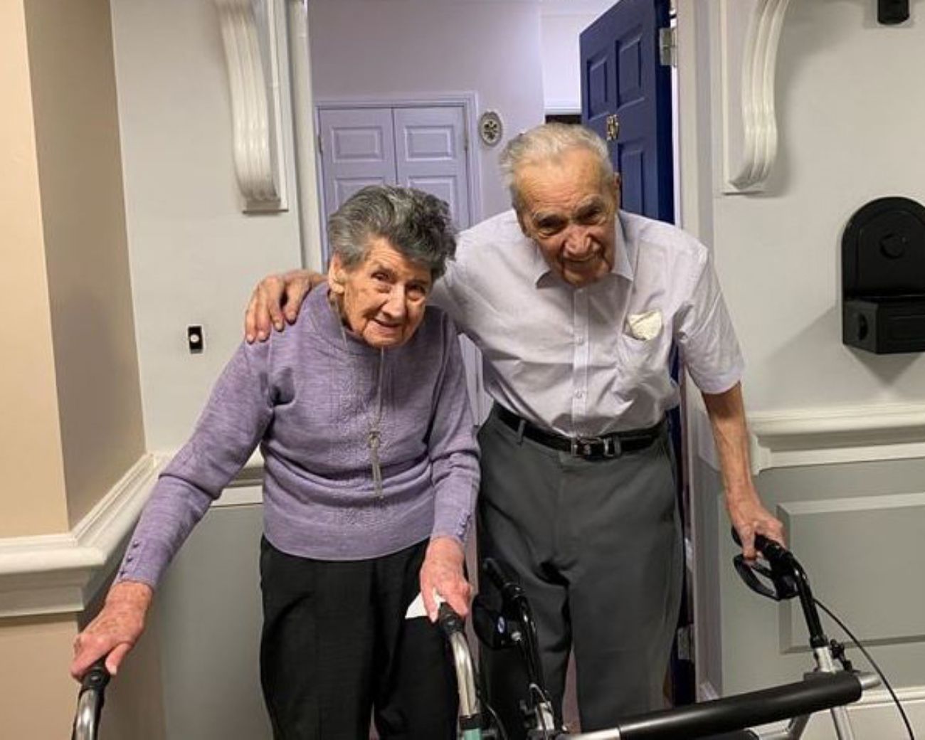 Ron y Joyce Bond, casados durante 81 años, dan la clave de su largo matrimonio: "Dar y recibir"