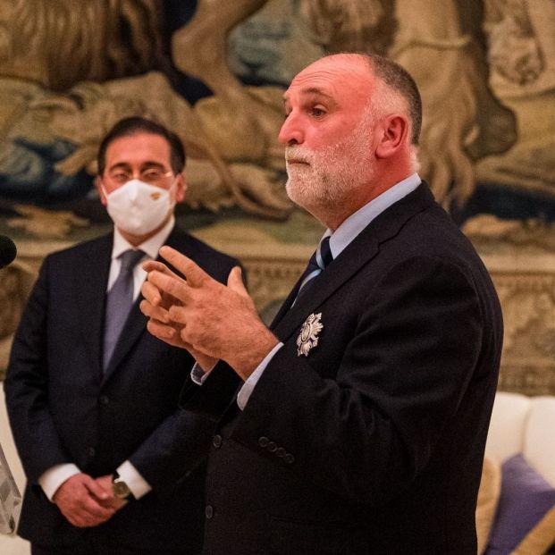 El chef José Andrés recibe la Orden del Mérito Civil "por su labor en momentos de crisis". Foto: Europa Press