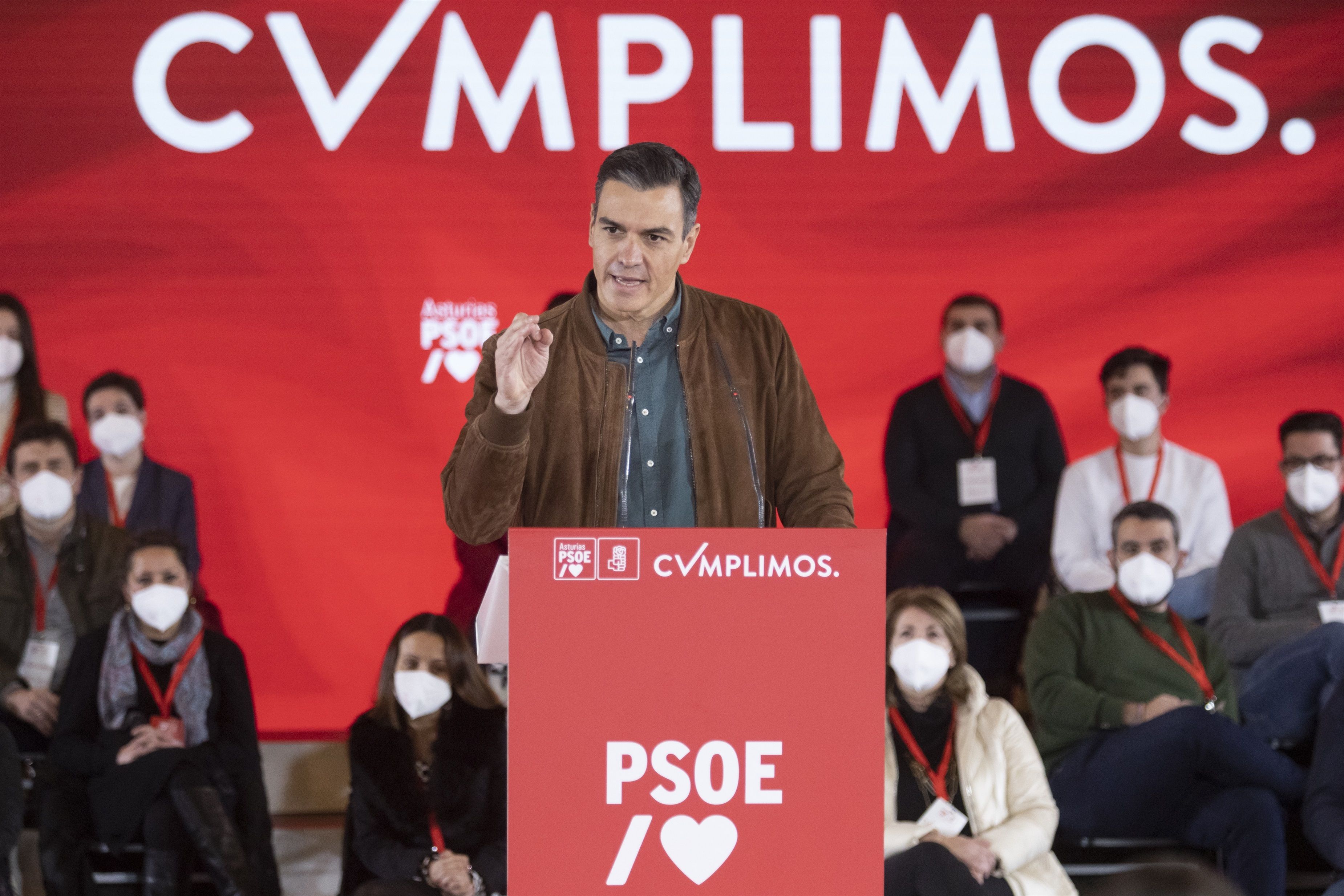 Sánchez anuncia que el martes actualizará las pensiones para 2022 "por justicia y dignidad"