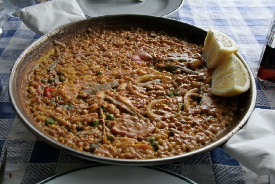 Arroz empedrado. Foto: Wikipedia Arroz empedrado. Foto: Wikipedia