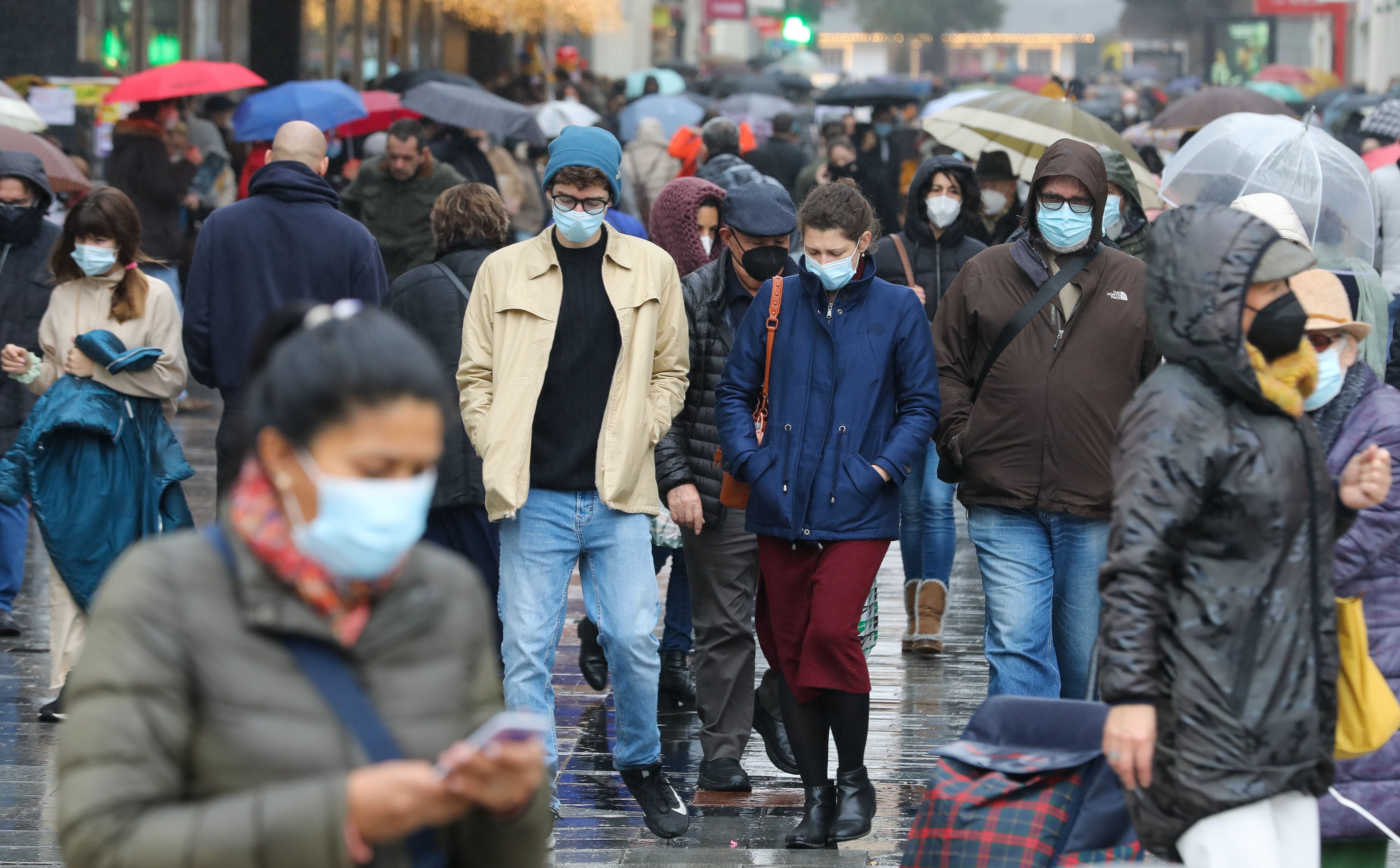 Los tres factores que indican que tu mascarilla no sirve contra la variante ómicron