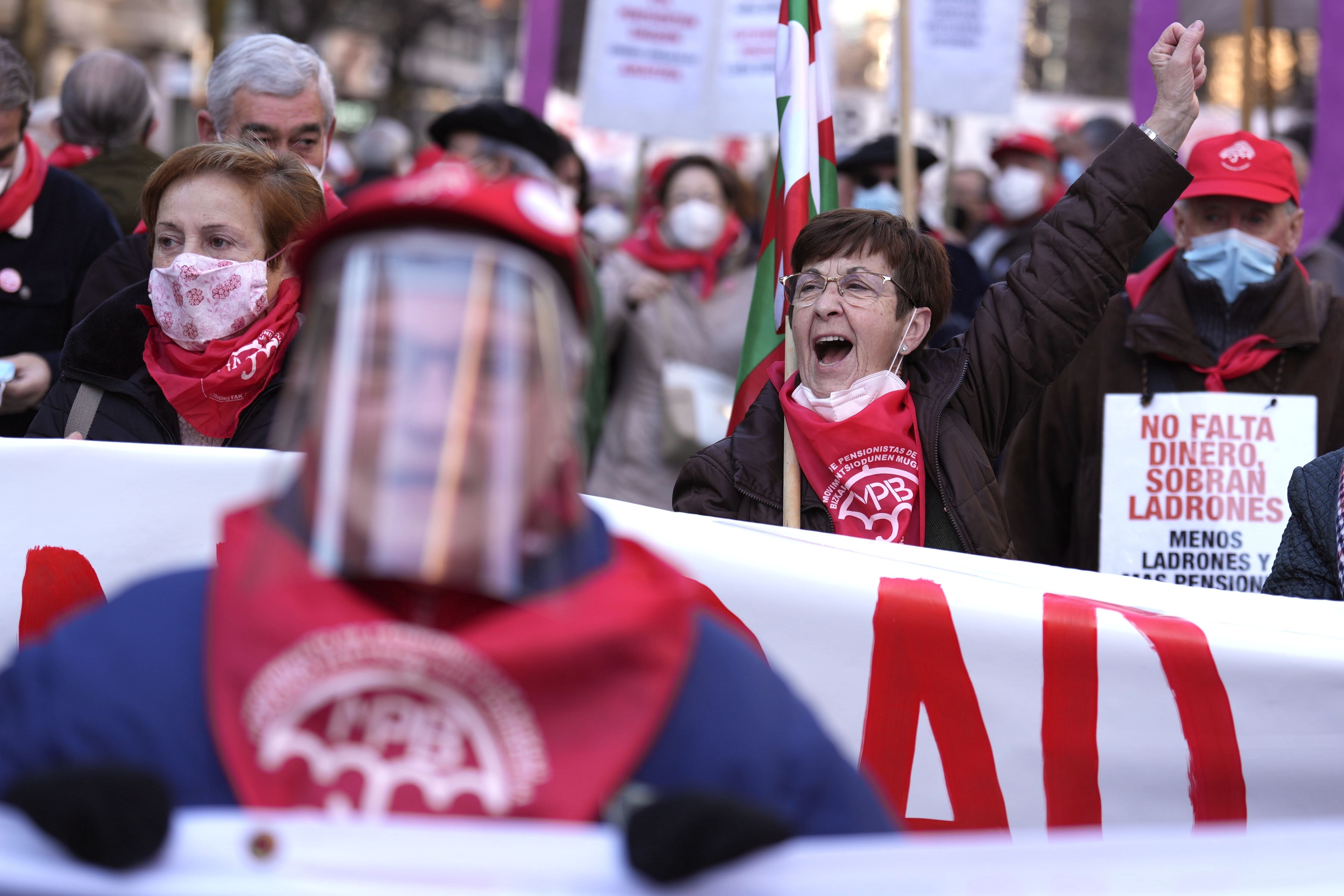 Los pensionistas claman contra la subida de sus pagas en 2022: "Nos empobrecemos un 4%”