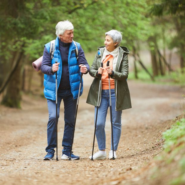 Caminar puede reducir el riesgo de diabetes tipo 2 en personas mayores de 65 años. Foto: Bigstock