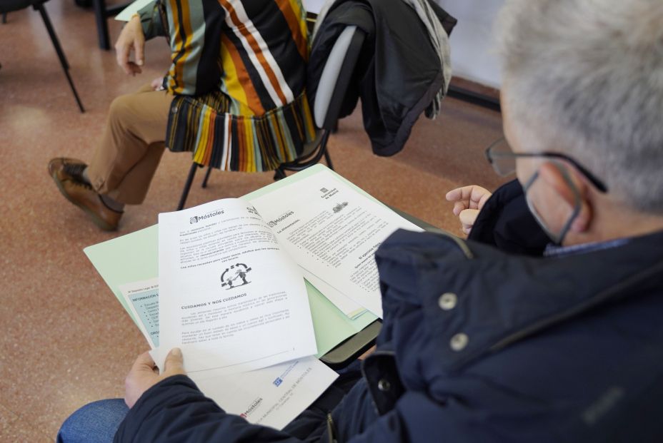 Vuelve la 'Escuela de Abuelos y Abuelas' del Ayuntamiento de Móstoles