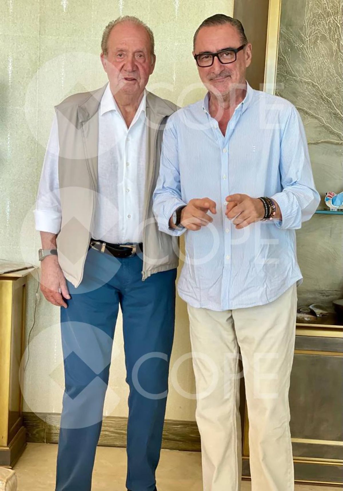 Carlos Herrera visita en Abu Dabi al rey Juan Carlos, que le desvela cuándo va a regresar a España
