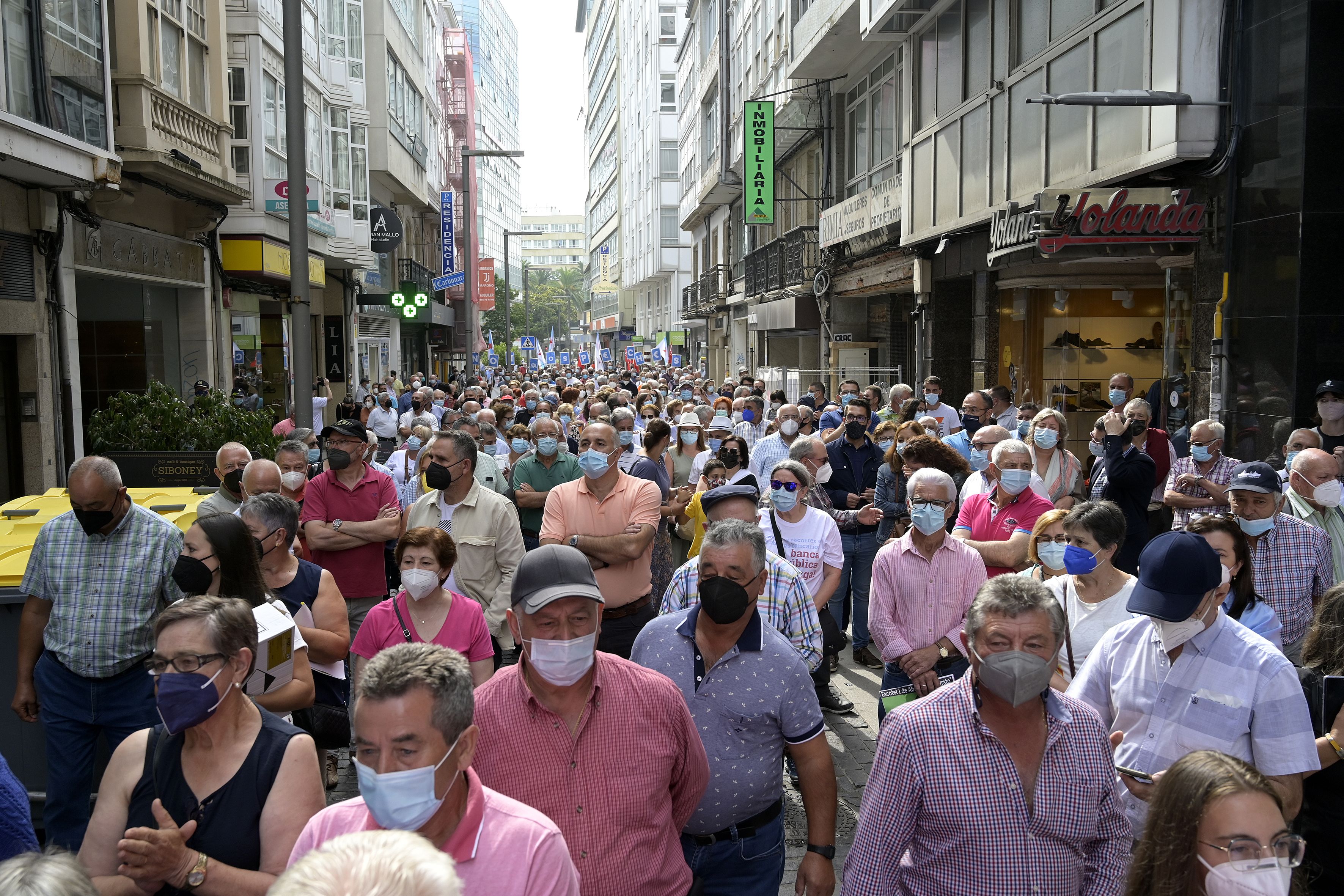 Todo lo que cambia en febrero: termina el plazo para que la banca cambie el trato a los mayores