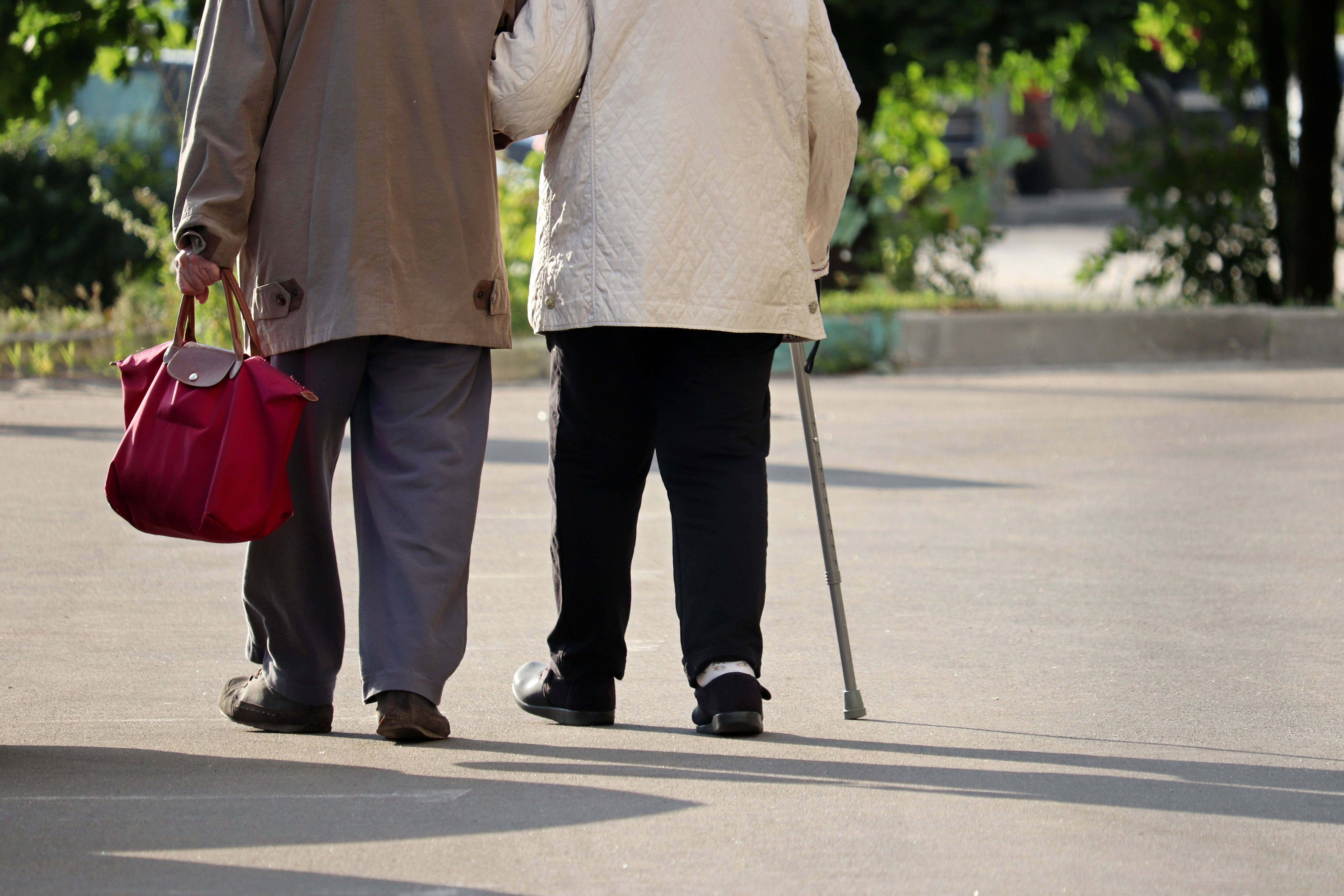 Logroño busca conocer cómo de amigable es la ciudad con las personas mayores con su ayuda. Foto: Bigstock