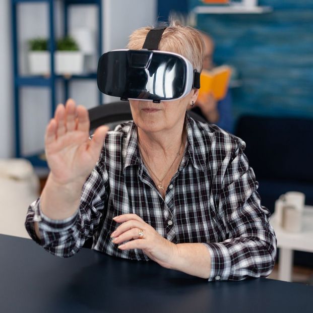 senior metaverso VR