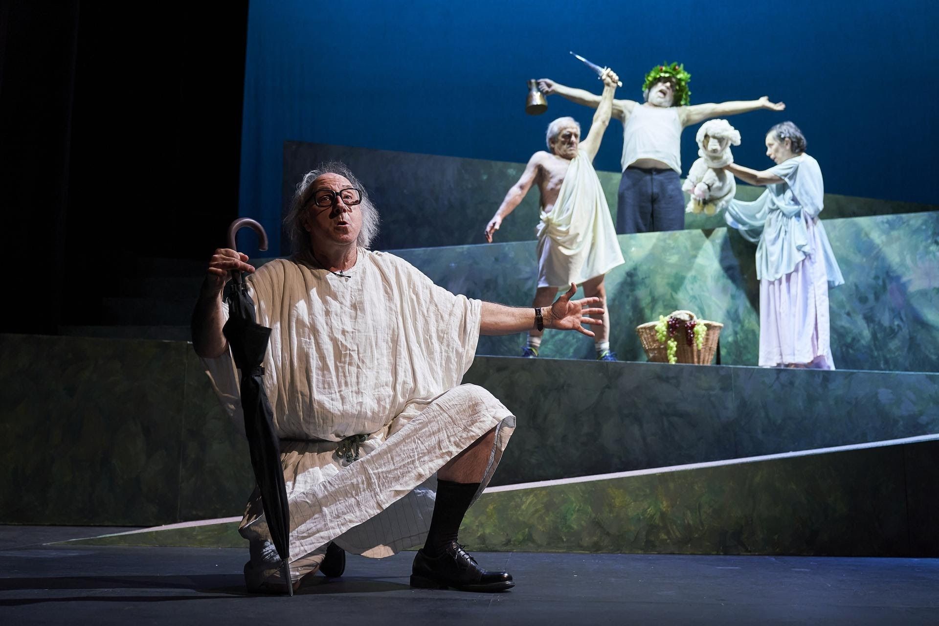 Els Joglars llegan a los Teatros del Canal para presentar su obra '¡Que salga Aristófanes!'