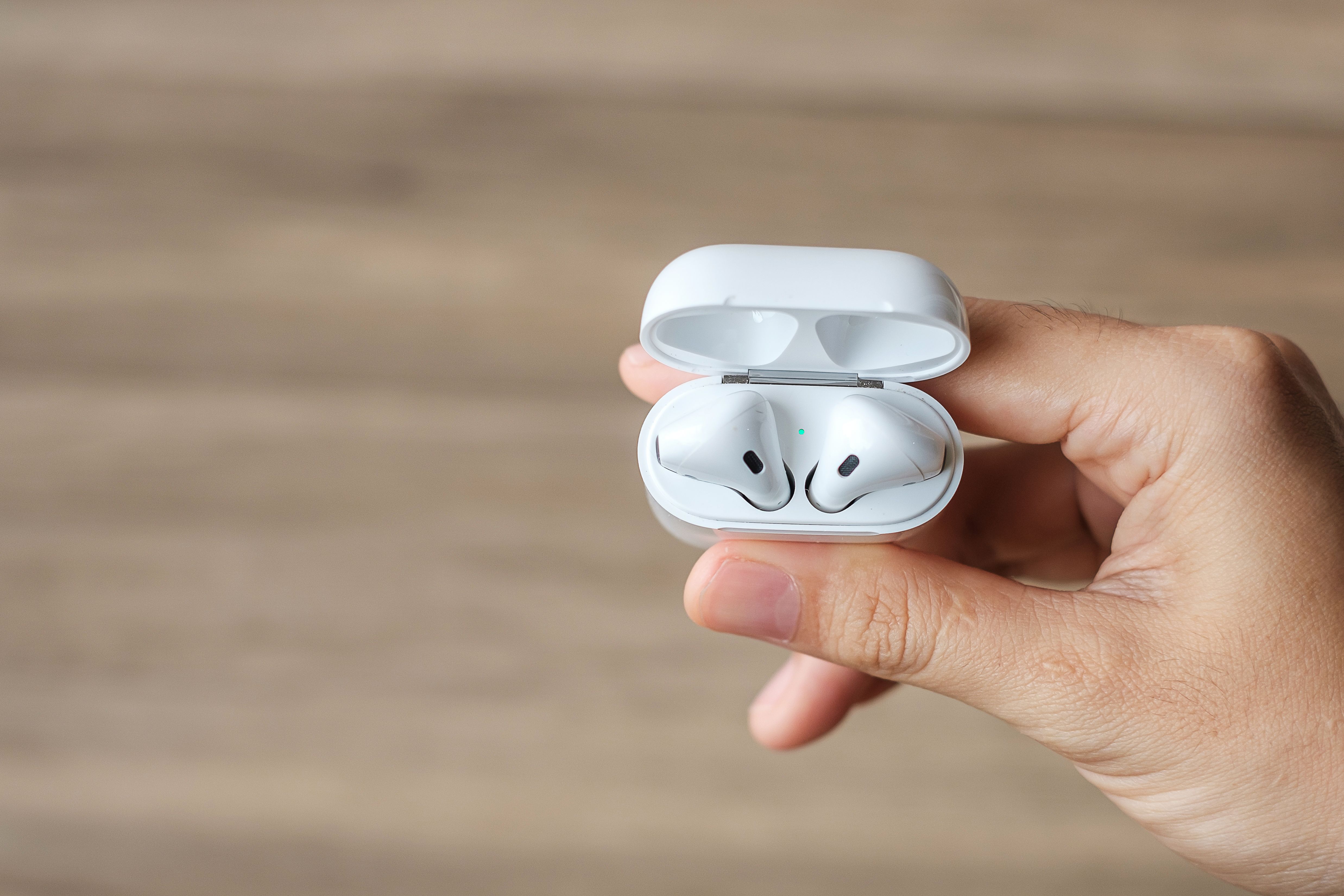Cómo limpiar los auriculares de forma correcta sin dañarlos. Foto: Bigstock Cómo limpiar los auriculares de forma correcta sin dañarlos. Foto: Bigstock