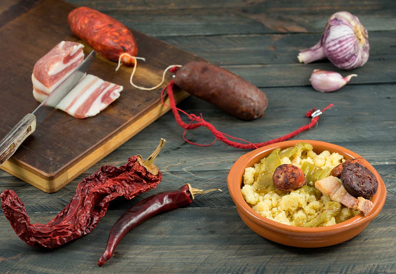 Este el secreto de las migas murcianas para que queden sueltas. Foto: Bigstock