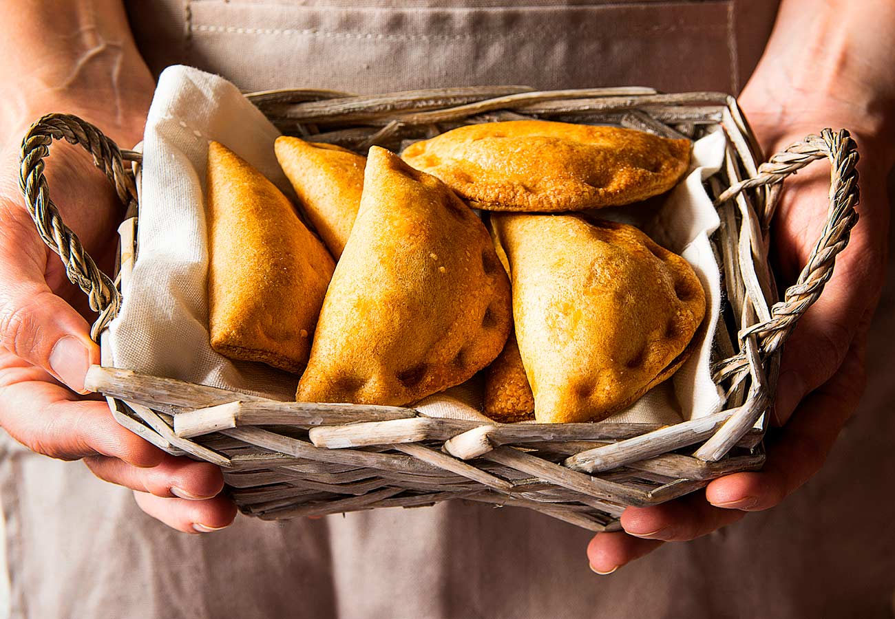 Prueba estas empanadas de patata de Yecla. Foto: Bigstock