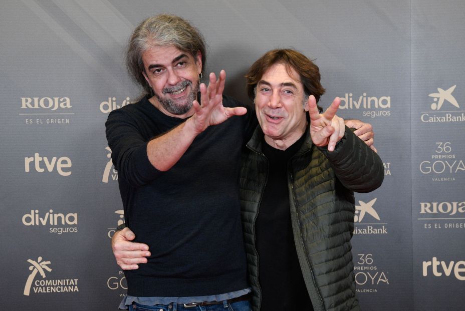 EuropaPress 4114267 director fernando leon aranoa posando junto actor javier bardem ser