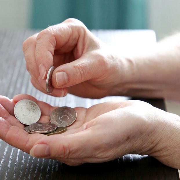 Un hombre se cambia de sexo para poder cobrar la pensión un año antes en Suiza. Foto: Bigstock Un hombre se cambia de sexo para poder cobrar la pensión un año antes en Suiza. Foto: Bigstock