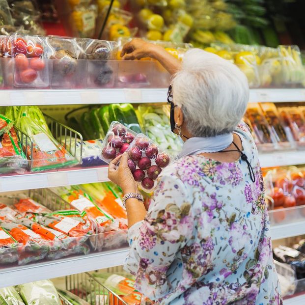 El truco para coger los productos que caducan más tarde en el supermercado