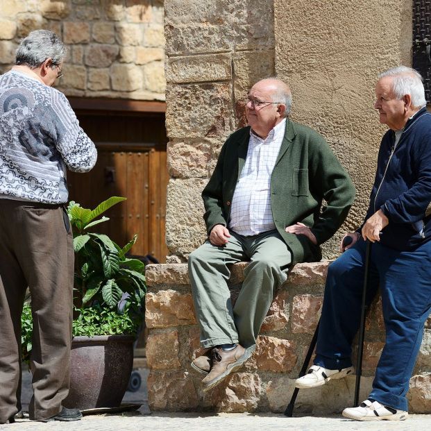 Sólo el 28% de los mayores de 65 años vive en grandes ciudades en España