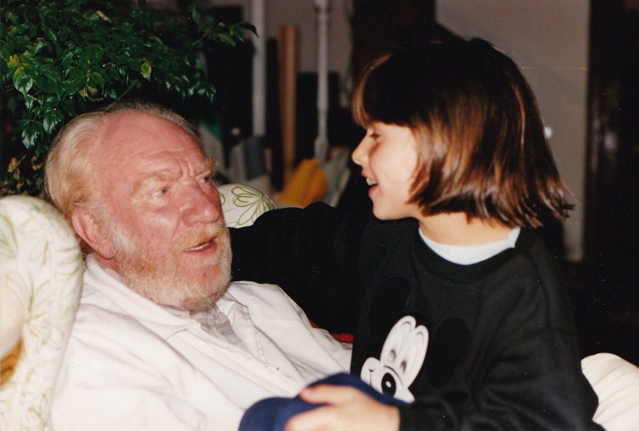 Llega a los cines 'Viaje a alguna parte', el homenaje de la nieta de Fernán Gómez a sus abuelos