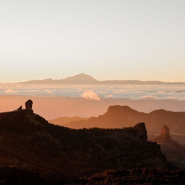 Gran Canaria Roque Nublo y Bentayga mirando El Teide