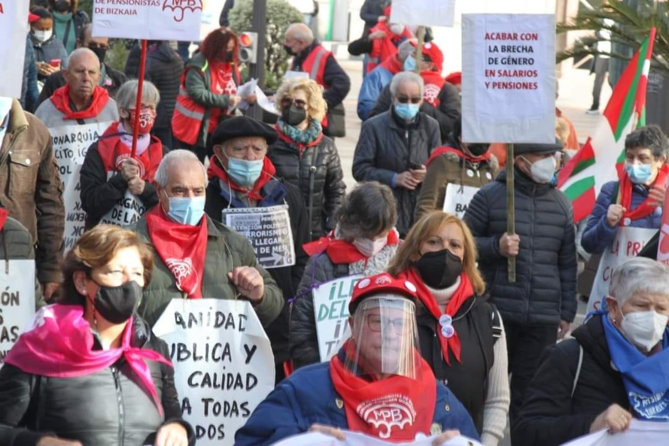 Los pensionistas protestan otro 'lunes al sol' contra la "reforma fallida" de las pensiones