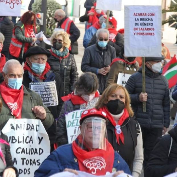 Los pensionistas protestan otro 'lunes al sol' contra la "reforma fallida" de las pensiones