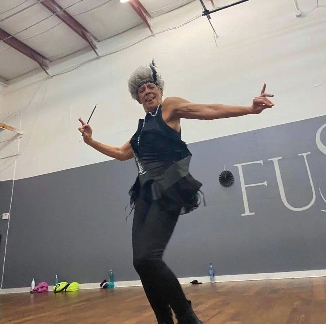 Stephanie Walsh, la mujer de 73 años que causa furor en las redes por su forma de bailar