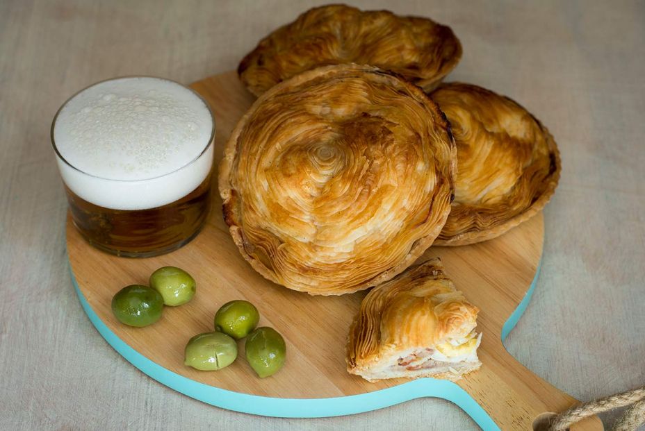 El secreto está en el ‘crujir’ del hojaldre: cómo hacer los pasteles de carne auténticos murcianos. Foto: Murcia turística