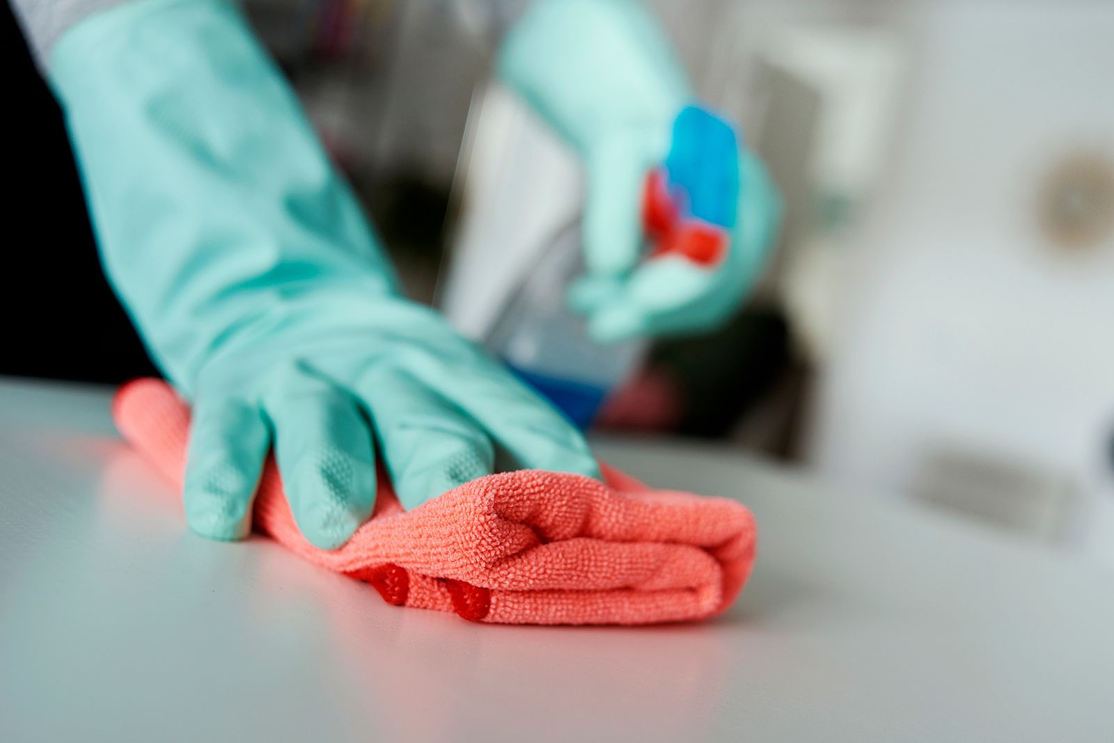 Desinfectar bayetas en el microondas: ¿es una buena idea?