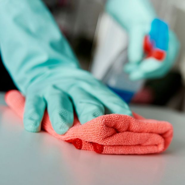 Desinfectar bayetas en el microondas: ¿es una buena idea?
