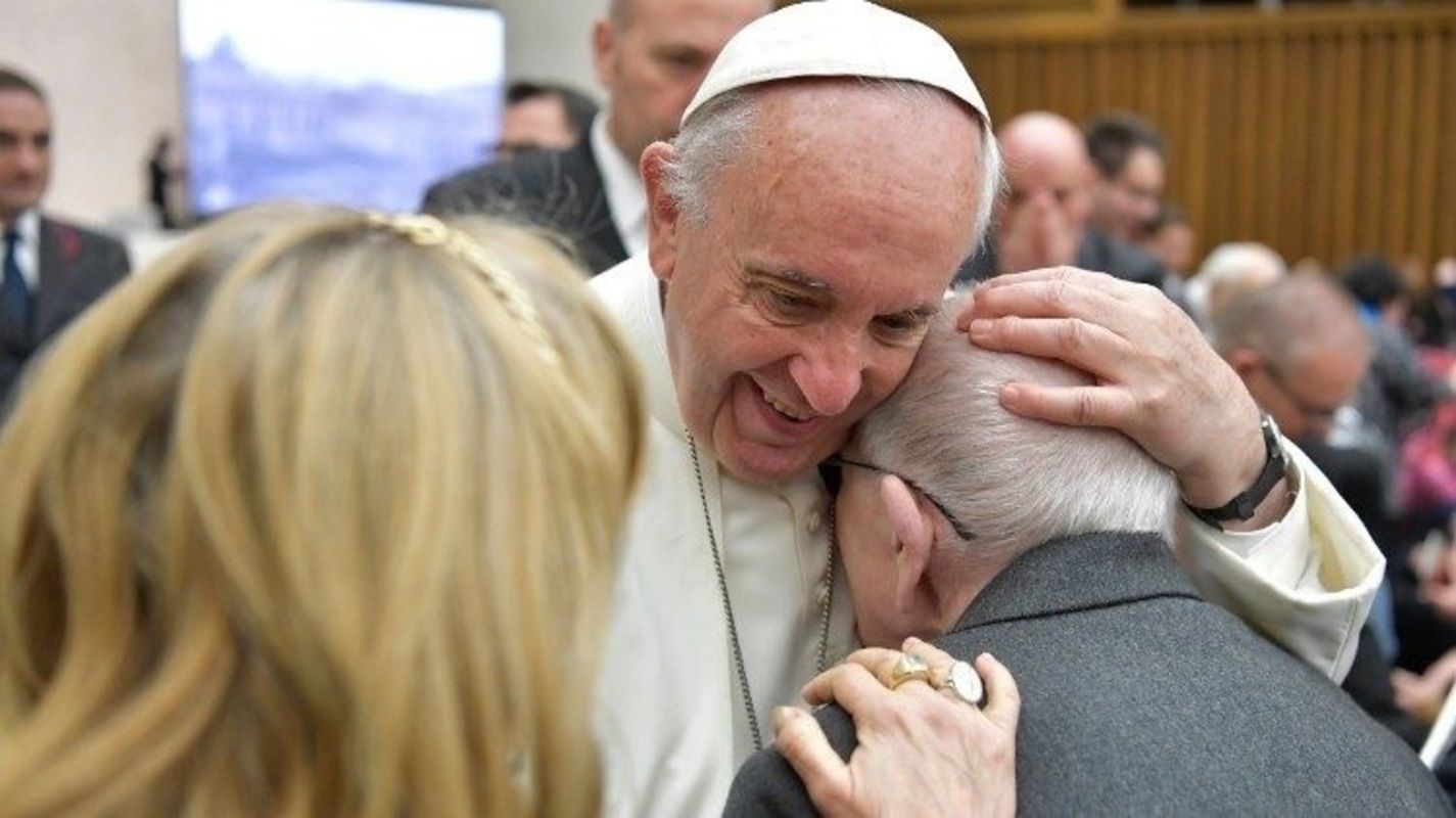 El Vaticano pide "no dejar al margen" a los mayores y anuncia la II Jornada Mundial de los Abuelos 