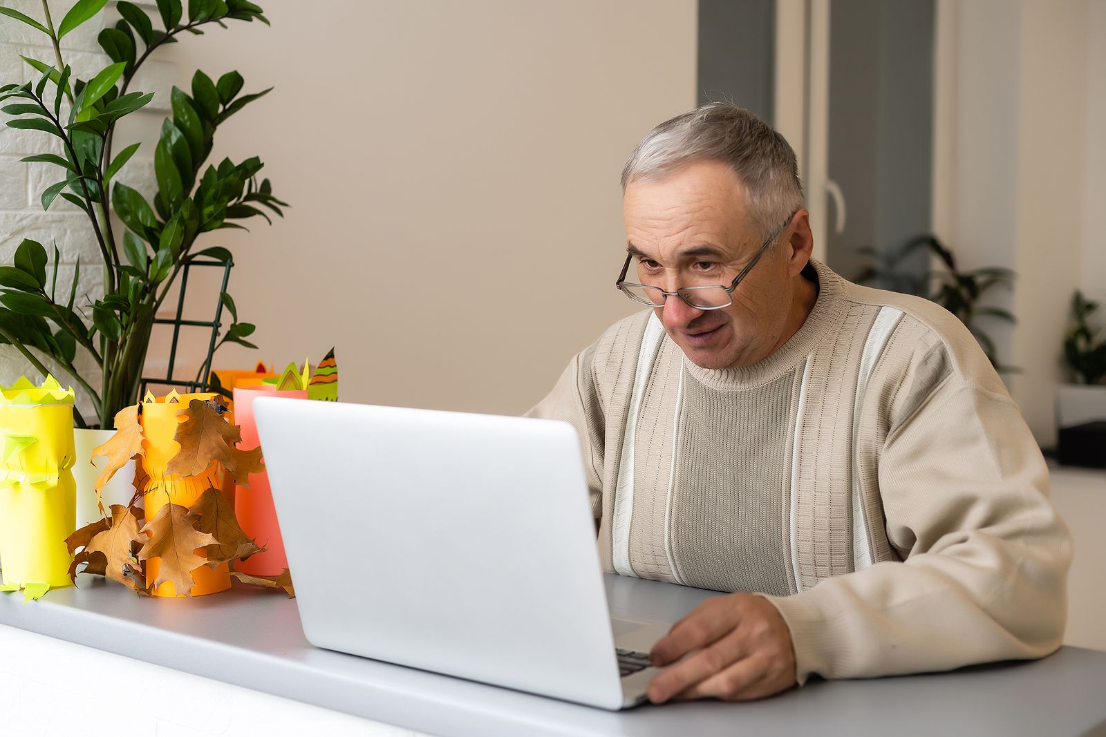 Lo que reclaman los mayores para lanzarse a hacer gestiones online
