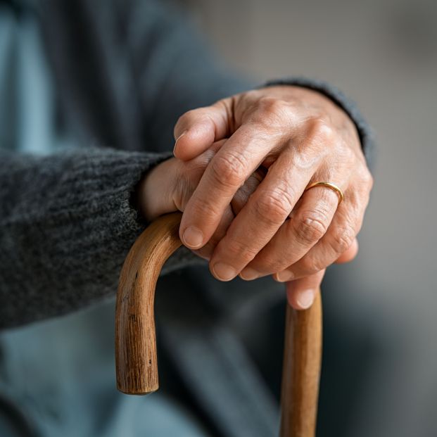 Detectan en Galicia una red que se dedicaba a cuidar a mayores a cambio de su pensión Detectan en Galicia una red que se dedicaba a cuidar a mayores a cambio de su pensión