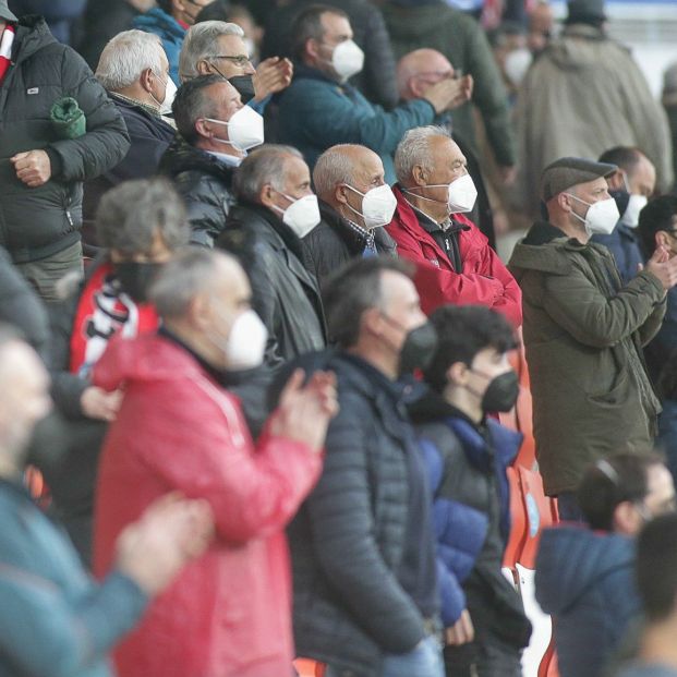 Vuelta a la 'normalidad' en los estadios: aforos al 100%, pero con mascarilla