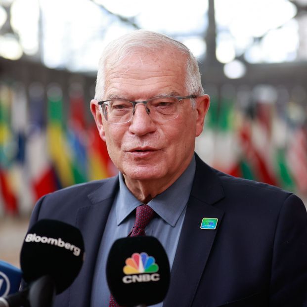 Borrell asegura que "ha empezado el bombardeo" en el este de Ucrania