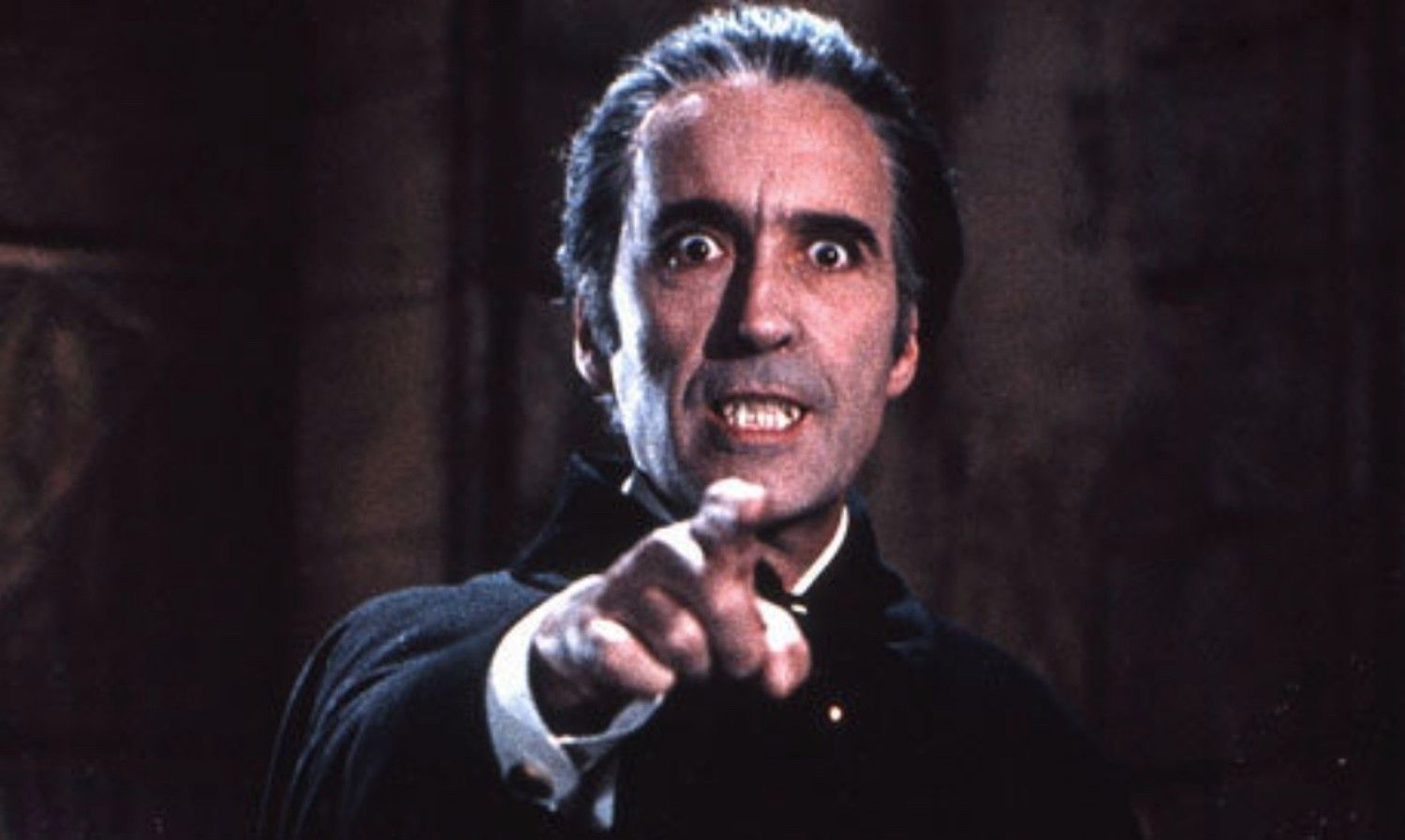 Los vestuarios de Christopher Lee en 'El Conde Drácula' llegan a Madrid