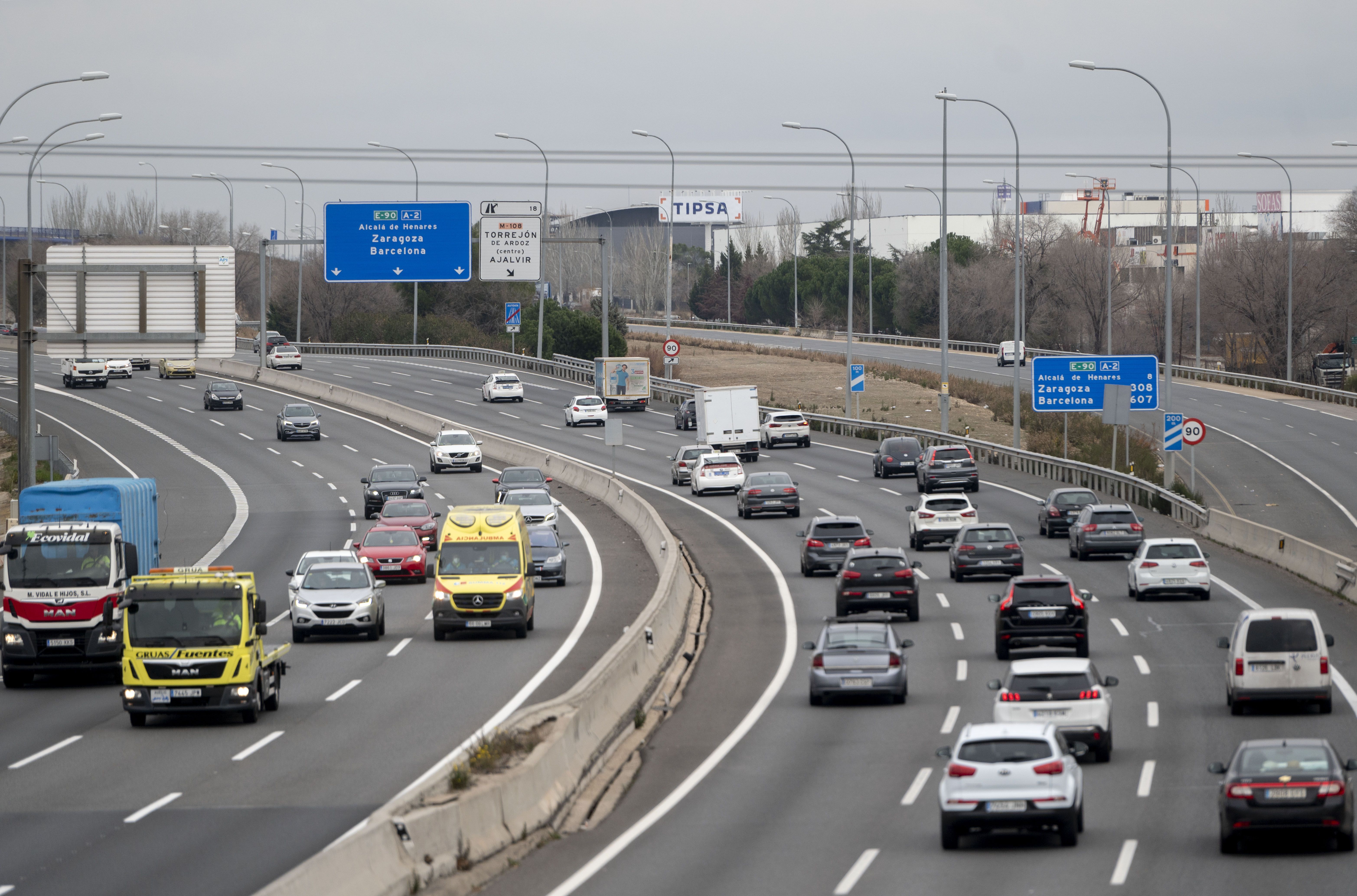 La DGT te recuerda todos los límites de velocidad según el tipo de carretera y vehículo