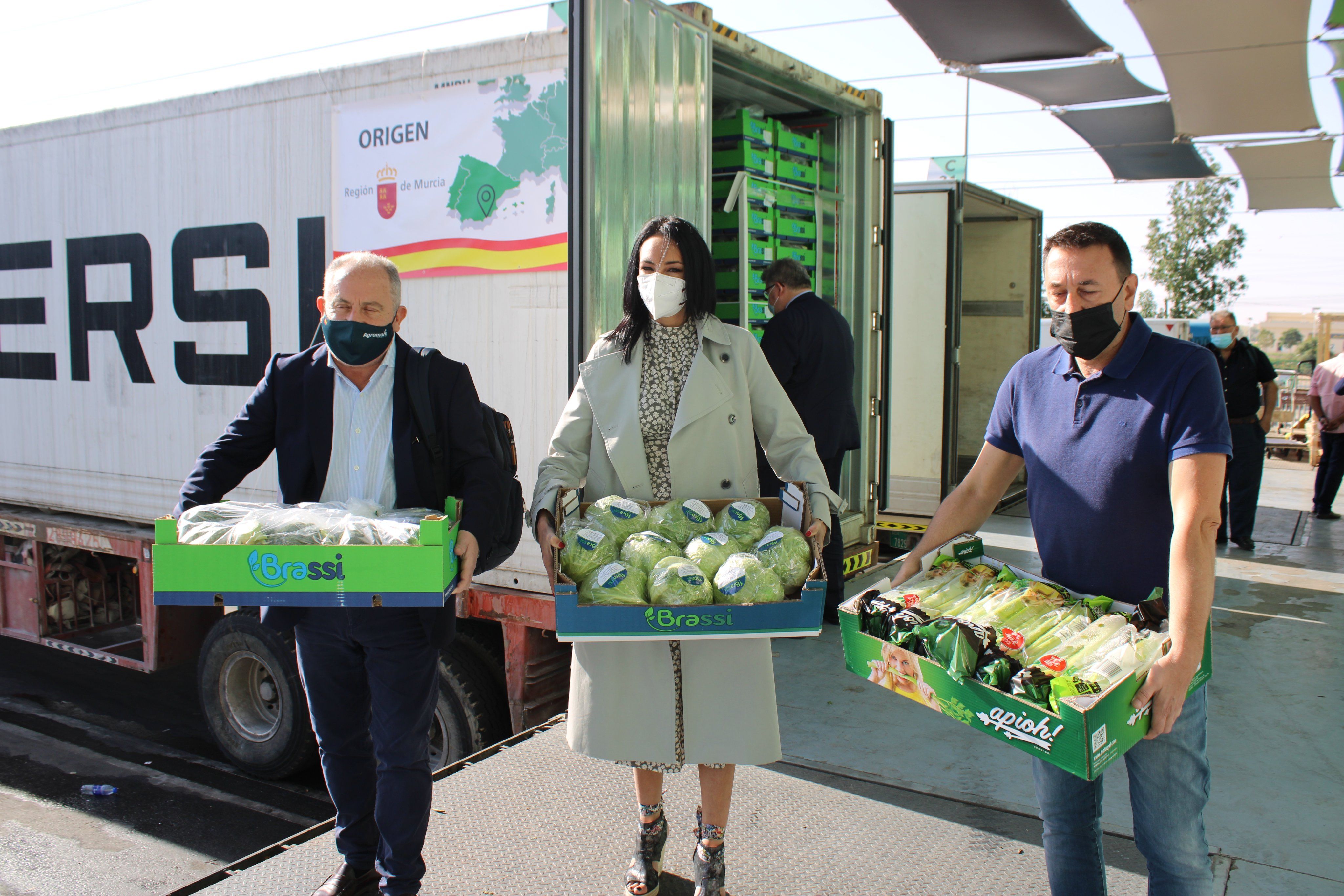 La Región de Murcia aterriza en Dubái con 12.000 kilos de productos huertanos