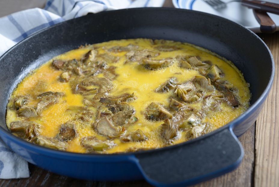 Así se hace una buena tortilla de alcachofas